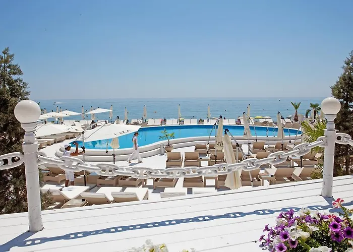 Modern Double Bedroom In Arkadia Odesa