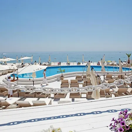 Modern Double Bedroom In Arkadia Odessa